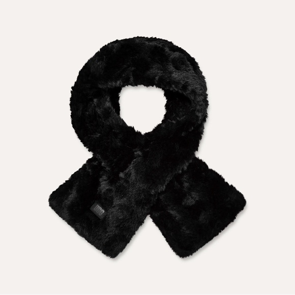 UGG Faux Fur Pull Thru Elegant Black Faux Fur Scarf New - Picture 1 of 4